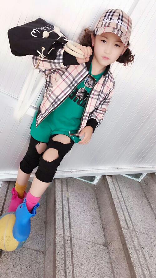 子涵衣社 美麗童裝，留住快樂(lè)秋天的每一刻